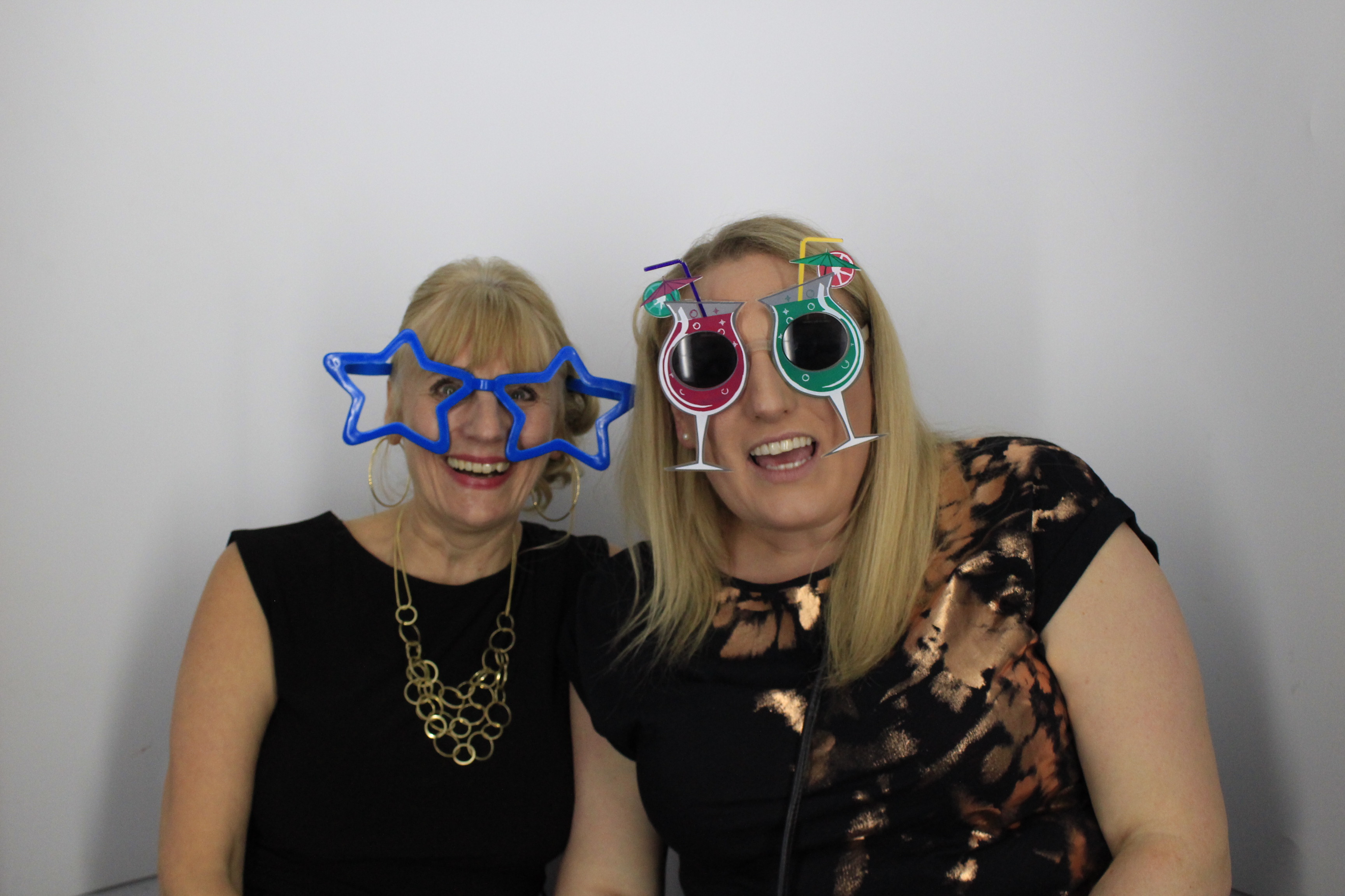 Darren and sarah’s 40th birthday celebration | View more photos from the event at gallery.myphotoboothexperience.co.uk/u/MyPhotoBoothExperienceLtd/Darren-and-sarah’s-40th-birthday-celebration